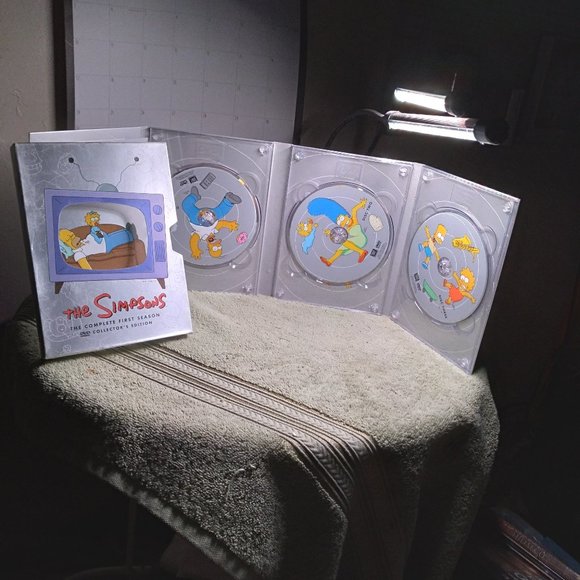 The Simpsons Complete first season 3 disk set - Picture 1 of 6